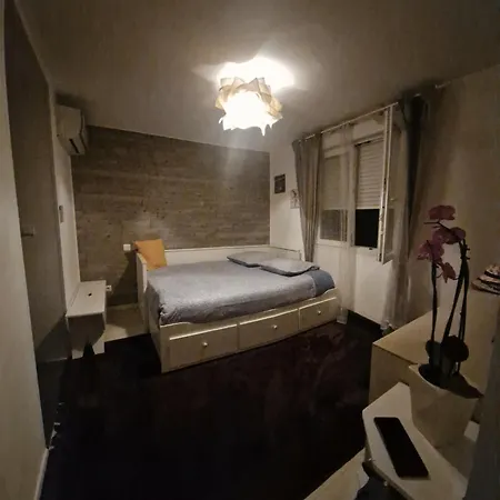 Avec Piscine Proche De La
