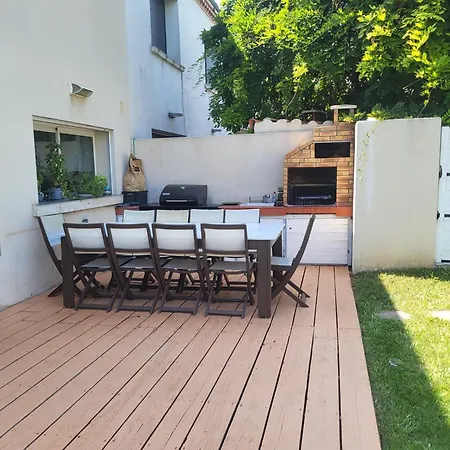 Villa Avec Piscine Proche De La