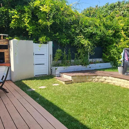 Avec Piscine Proche De La Villa Lattes